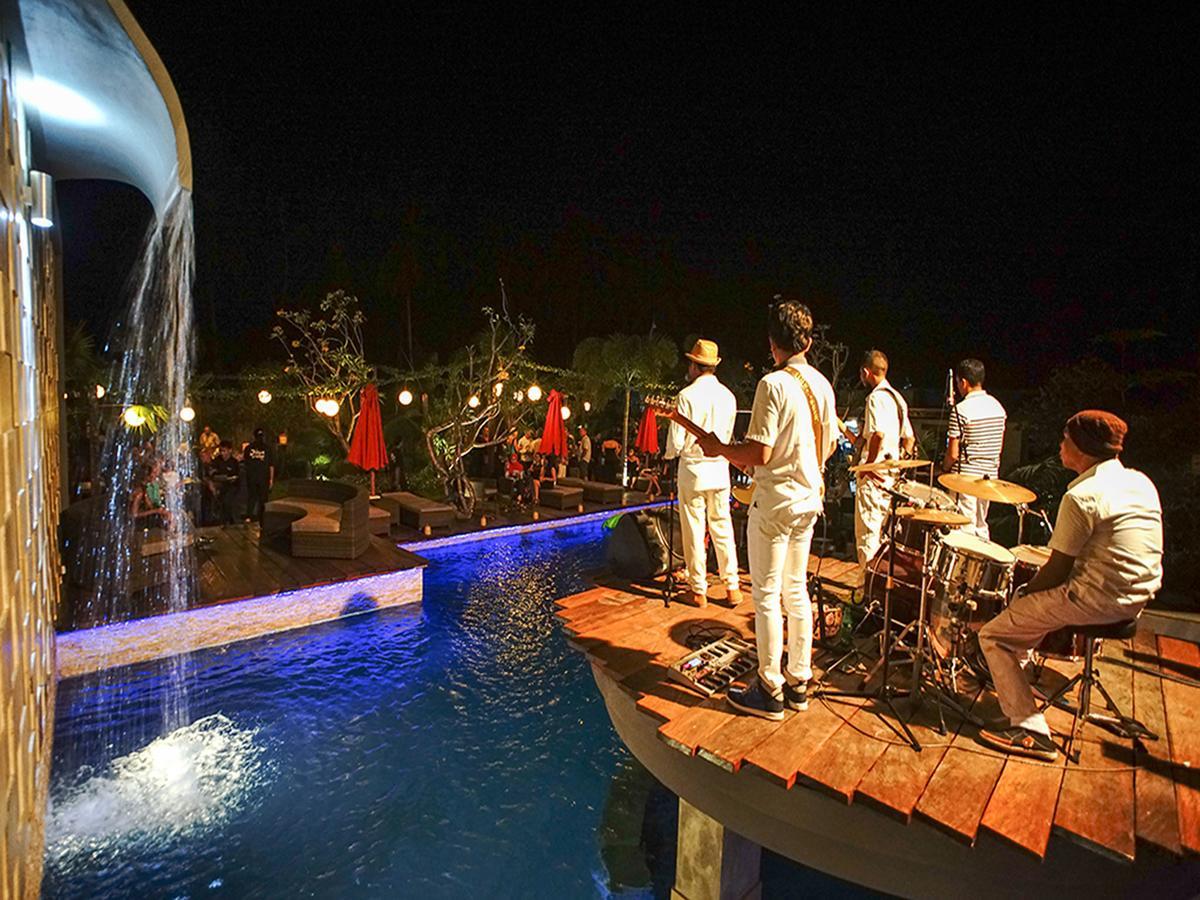 Pipe Dream Villas Resort Kuta  Екстер'єр фото